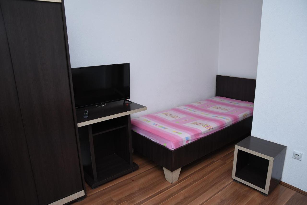 Mm Narcis Bed & Breakfast Vlasina Rid Exterior photo