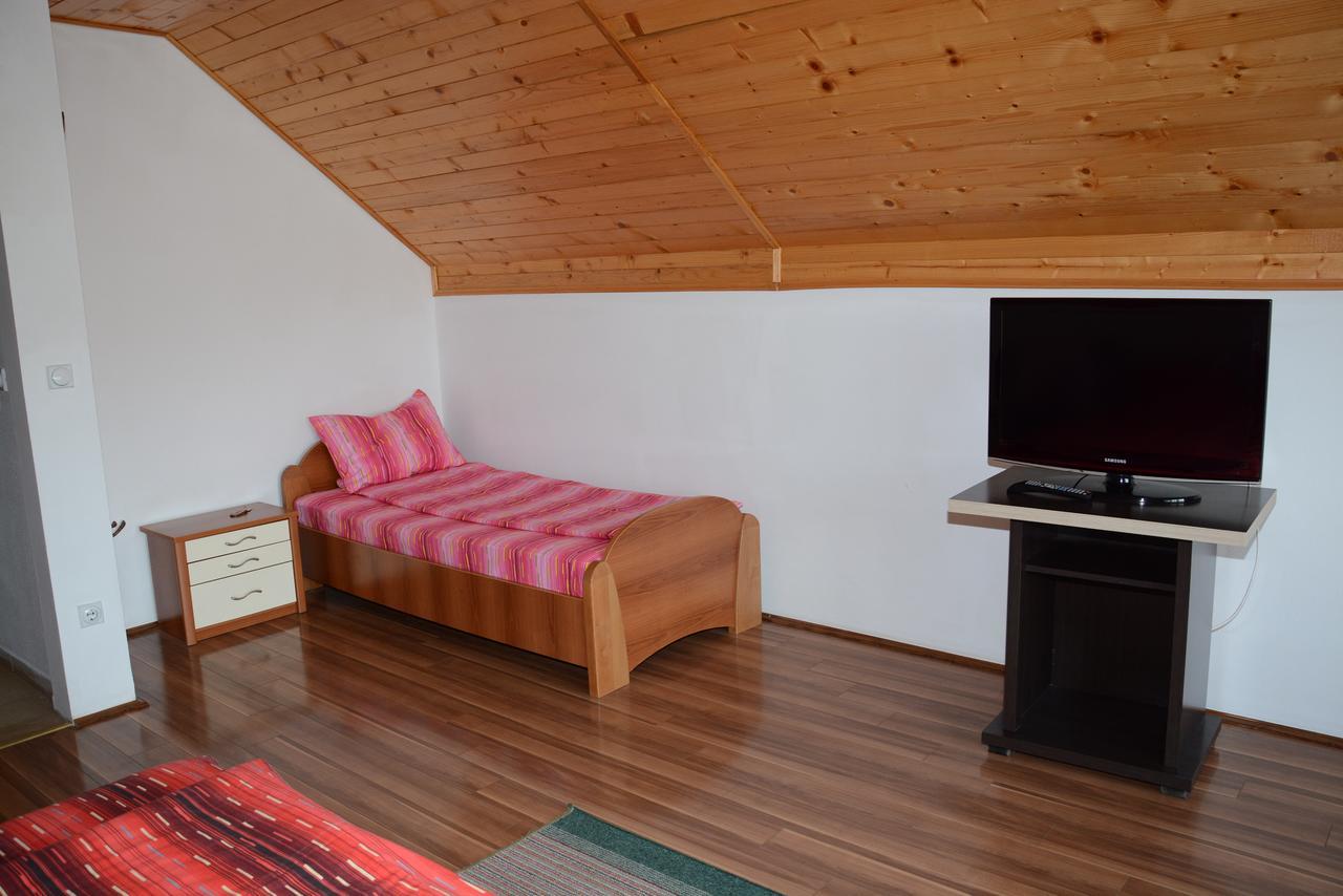 Mm Narcis Bed & Breakfast Vlasina Rid Exterior photo