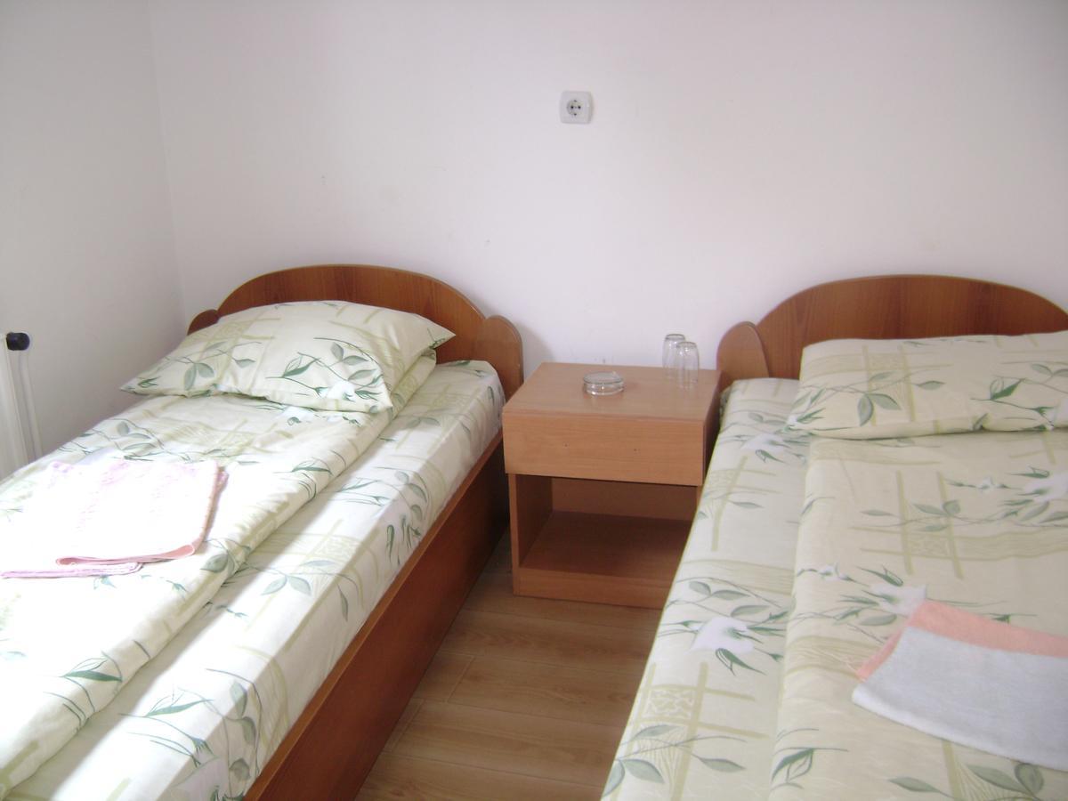 Mm Narcis Bed & Breakfast Vlasina Rid Exterior photo