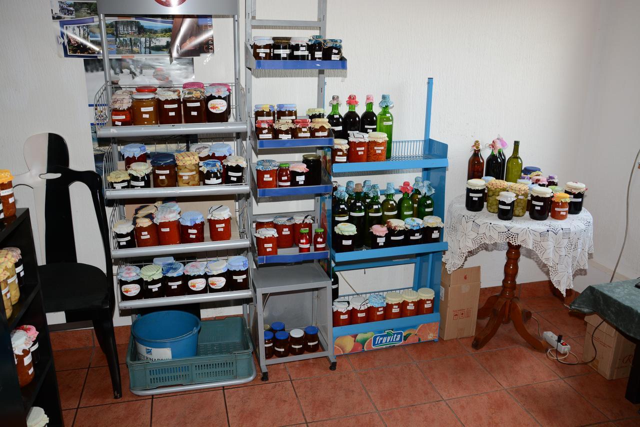 Mm Narcis Bed & Breakfast Vlasina Rid Exterior photo