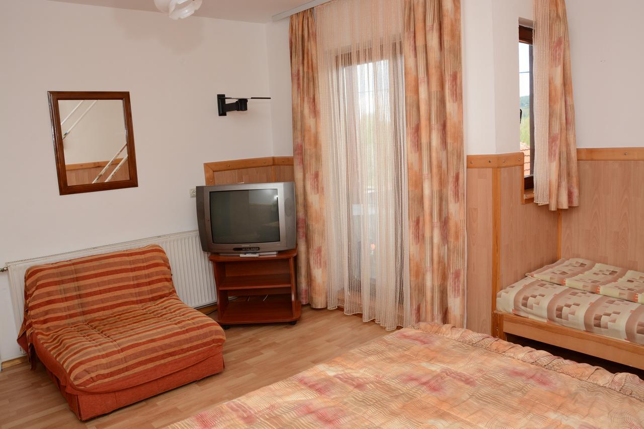 Mm Narcis Bed & Breakfast Vlasina Rid Exterior photo