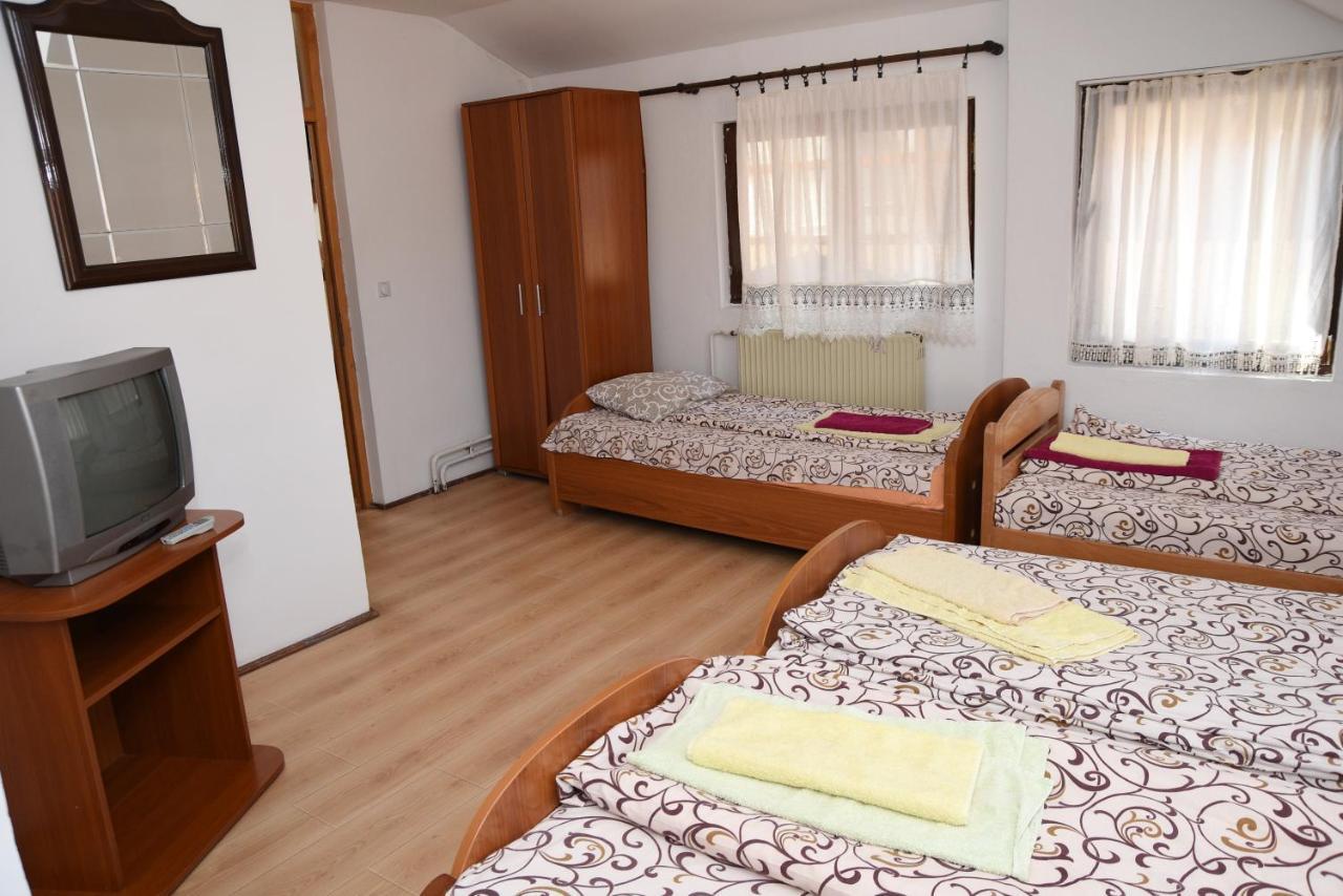 Mm Narcis Bed & Breakfast Vlasina Rid Exterior photo