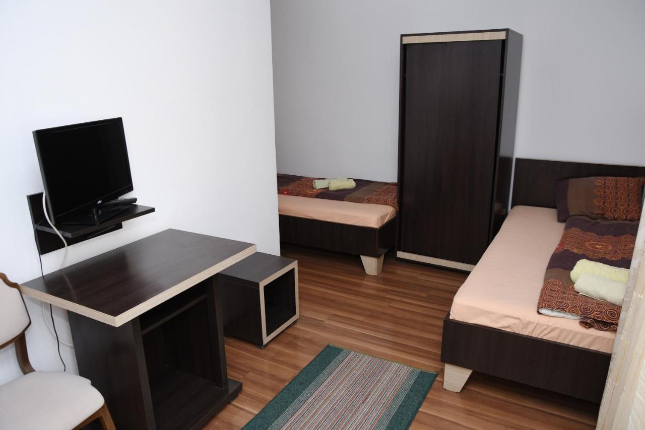 Mm Narcis Bed & Breakfast Vlasina Rid Exterior photo